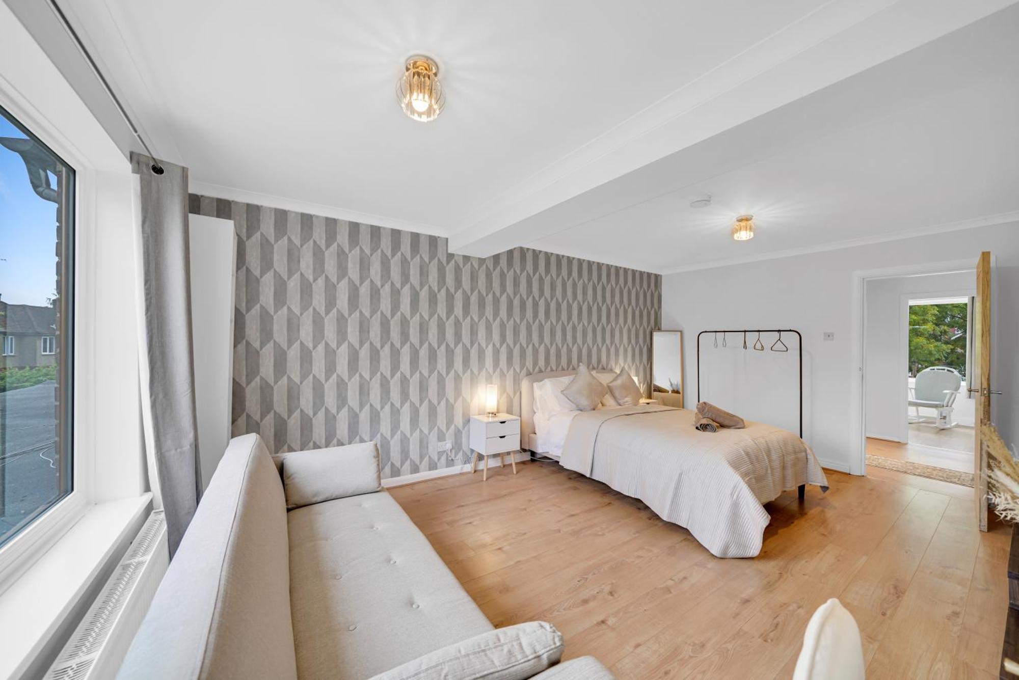 Lux 5 Bed Sleeps 11, 10 Mins From Wembley Stadium, Jacuzzi And Steam Shower Harrow on the Hill Eksteriør billede
