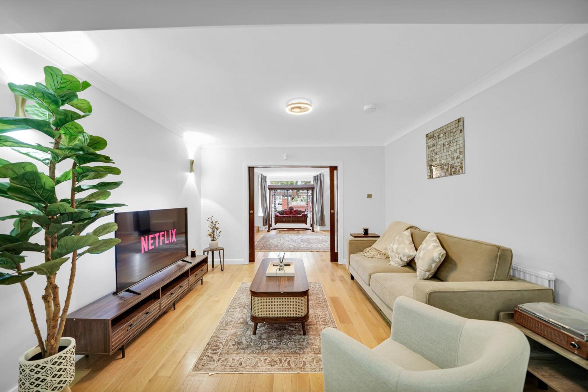 Lux 5 Bed Sleeps 11, 10 Mins From Wembley Stadium, Jacuzzi And Steam Shower Harrow on the Hill Eksteriør billede