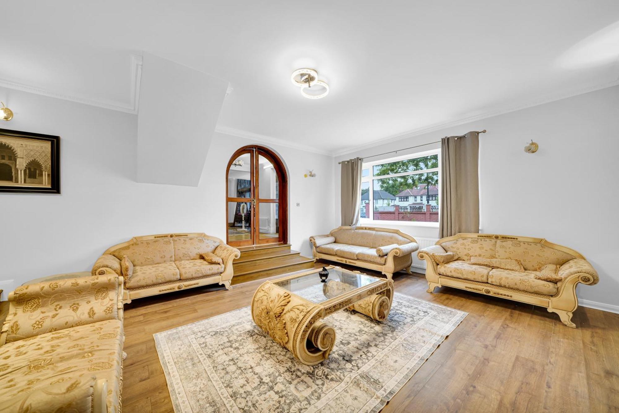 Lux 5 Bed Sleeps 11, 10 Mins From Wembley Stadium, Jacuzzi And Steam Shower Harrow on the Hill Eksteriør billede