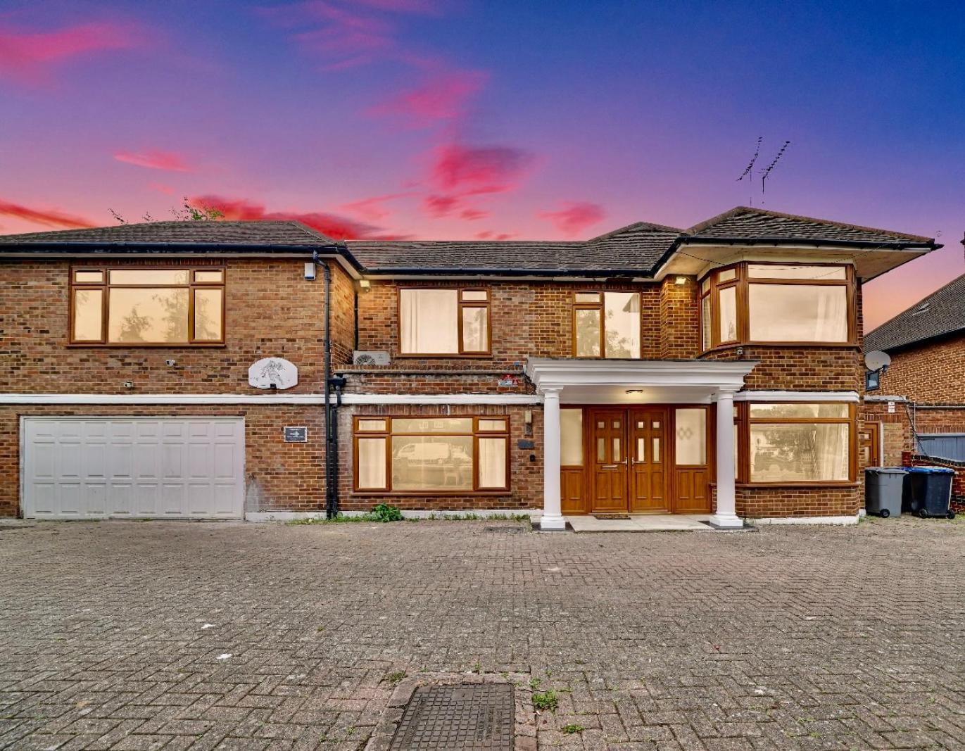 Lux 5 Bed Sleeps 11, 10 Mins From Wembley Stadium, Jacuzzi And Steam Shower Harrow on the Hill Eksteriør billede